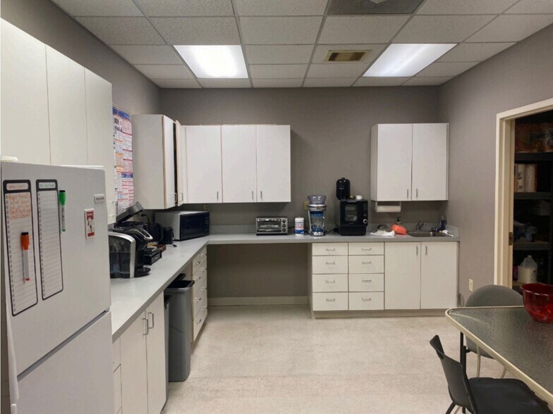 More Photos Of 100 N Constitution Dr, Yorktown Office For Sale