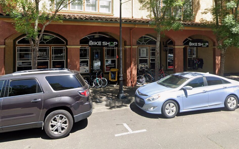 More Photos Of 9074 & 9078 Windsor Road, Windsor General Retail For Sale