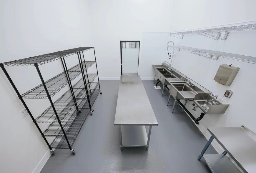 More Photos Of 17290 Newhope St, Fountain Valley Food Processing For Lease