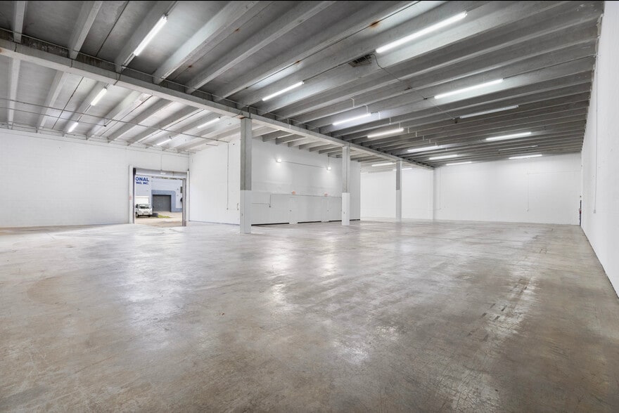 More Photos Of 1740-1742 NW 93rd Ave, Miami Warehouse For Lease