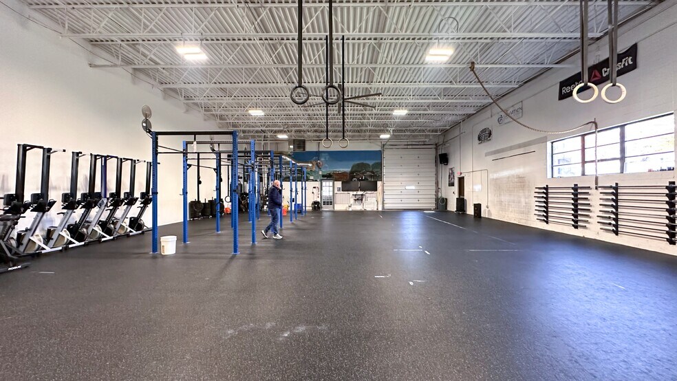 More Photos Of 40 Callender Rd, Watertown Warehouse For Lease