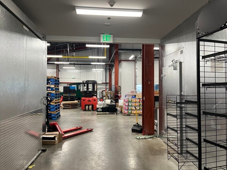More Photos Of 225 Ellicott St, Buffalo Supermarket For Sale