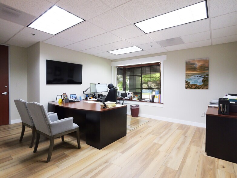 More Photos Of 25550 Hawthorne Blvd, Torrance Medical For Sale