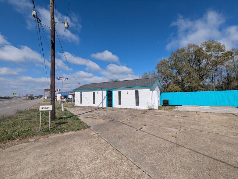 More Photos Of 5310 Eastex Fwy, Beaumont Freestanding For Sale