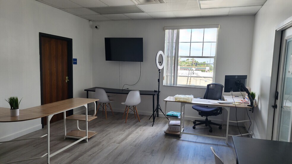More Photos Of 43344 Highway 27, Davenport Coworking Space