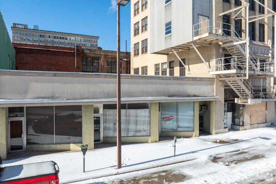 More Photos Of 401 11th St, Huntington Unknown For Sale