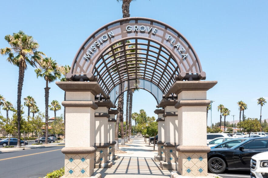 More Photos Of 301-375 E Alessandro Blvd, Riverside Unknown For Lease