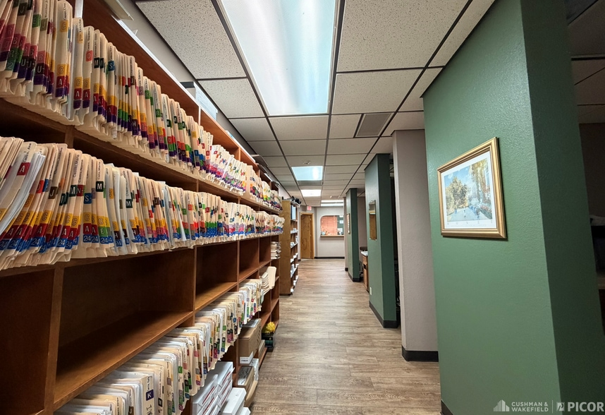 More Photos Of 1400 W Valencia Rd, Tucson Medical For Sale