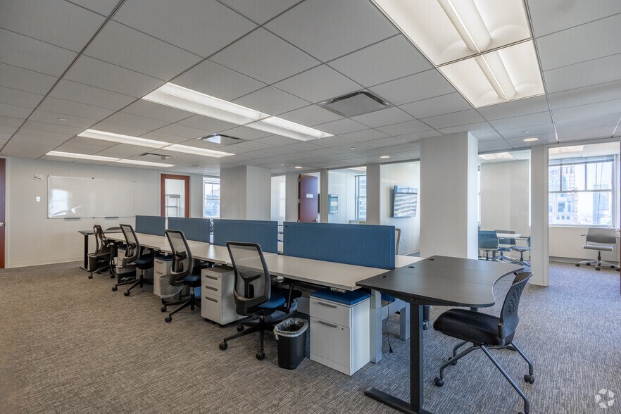 More Photos Of 122 E 42nd St, New York Coworking Space