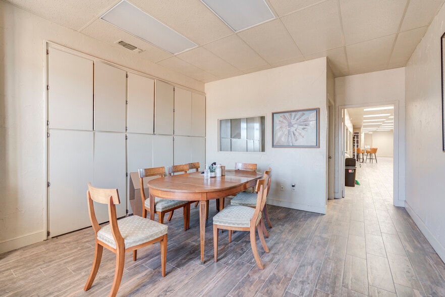 More Photos Of 1312 Texas Ave, Lubbock Office For Sale