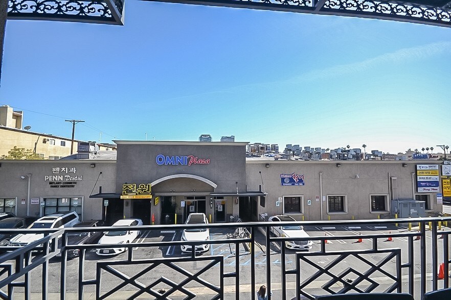 More Photos Of 400 S Western Ave, Los Angeles Storefront Retail Office For Lease