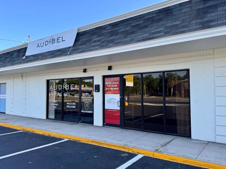 More Photos Of 4239 W Kennedy Blvd, Tampa Storefront For Lease