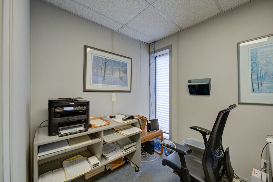 More Photos Of 114 Easton Rd, Brantford Industrial For Sale