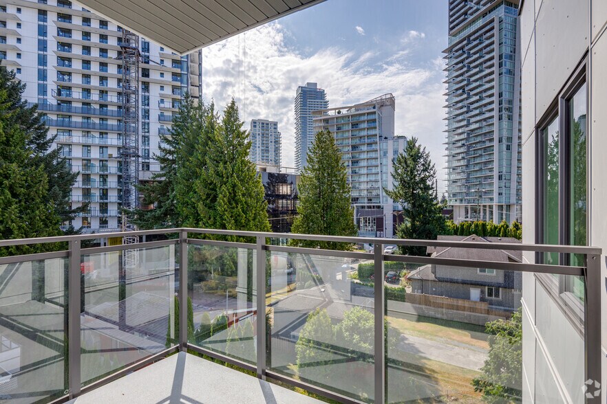 More Photos Of 633 Gardena Dr, Coquitlam Apartments For Sale