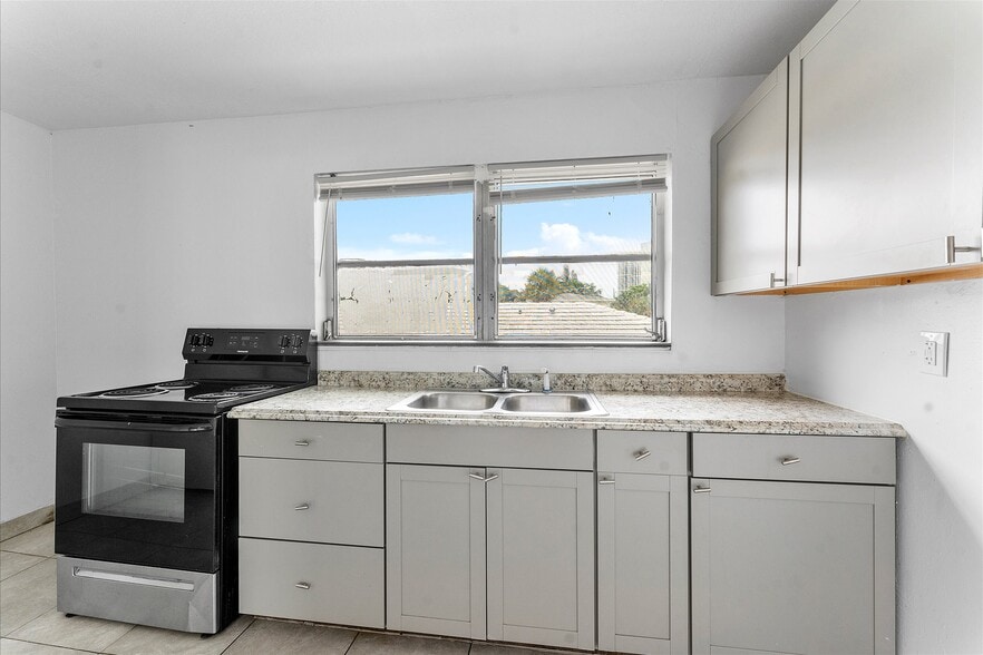 More Photos Of , West Palm Beach Multifamily For Sale