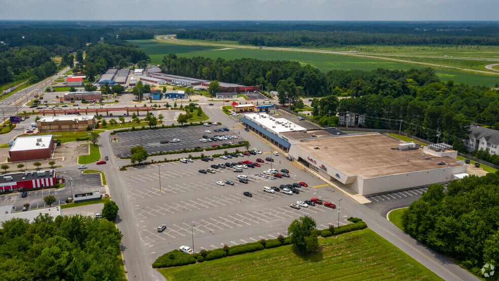 More Photos Of 690-700 S Reilly Rd, Fayetteville General Retail For Lease