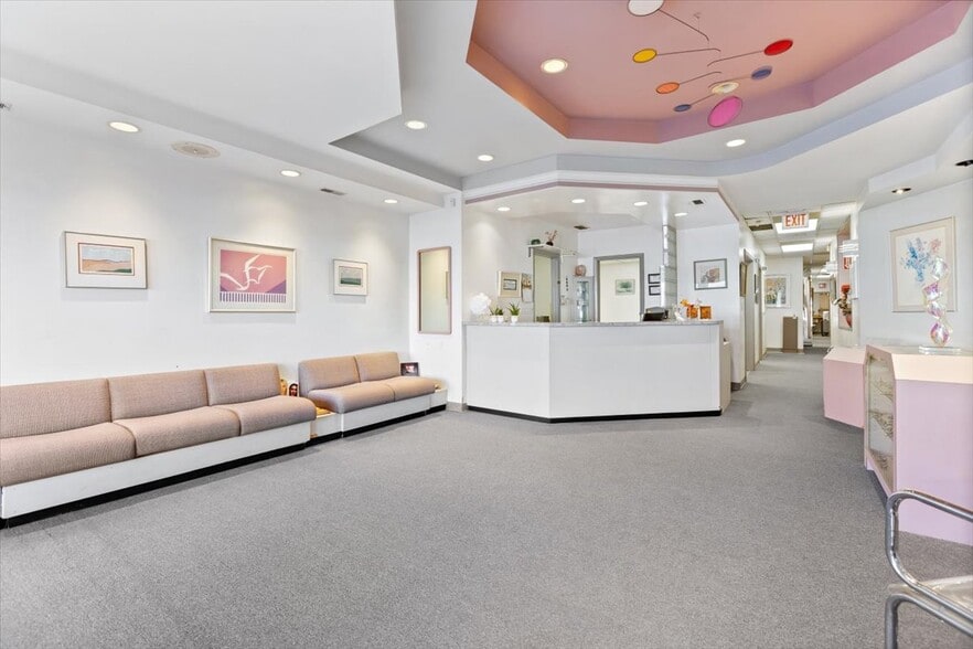 More Photos Of 2719 W Peterson Ave, Chicago Healthcare For Sale