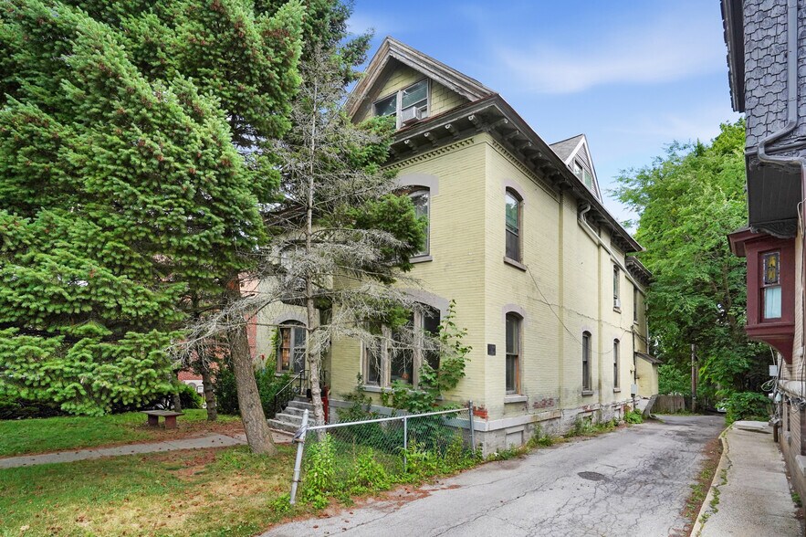 More Photos Of 40 S Hamilton St, Poughkeepsie Apartments For Sale