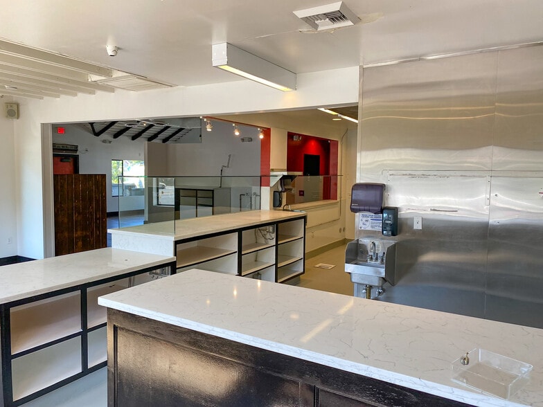 More Photos Of 1837 E 7th St, Long Beach Restaurant For Lease