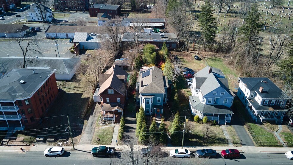 More Photos Of 39 Capen St, Hartford Multifamily For Sale