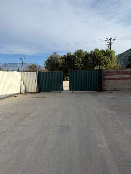 More Photos Of 918 Mission Rock Rd, Santa Paula Auto Salvage Facility For Lease