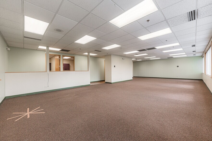 More Photos Of 290 Springfield Dr, Bloomingdale Medical For Lease