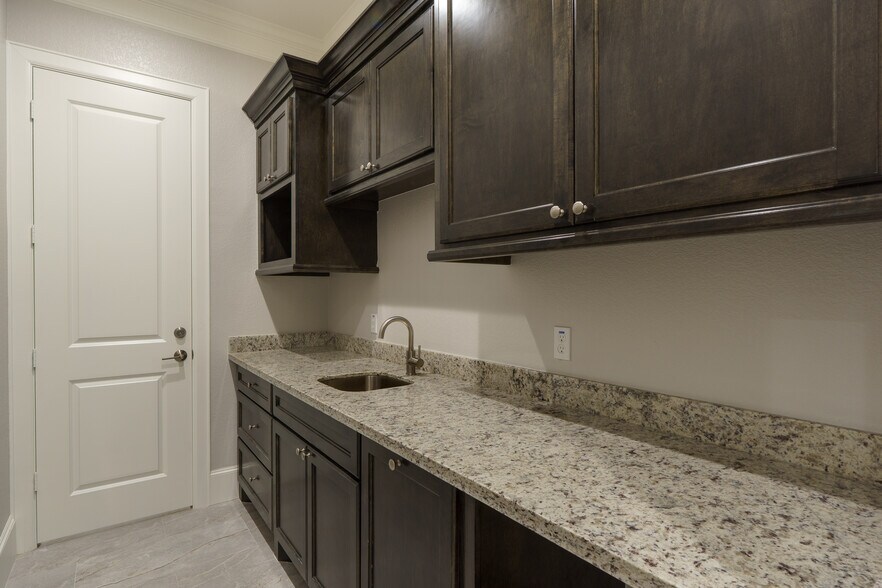 More Photos Of 12414 Spring Cypress Rd, Tomball Medical For Sale