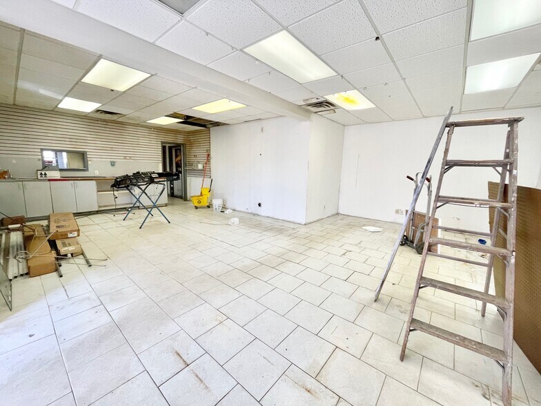 More Photos Of 3321 Oceanside Rd, Oceanside Convenience Store For Sale