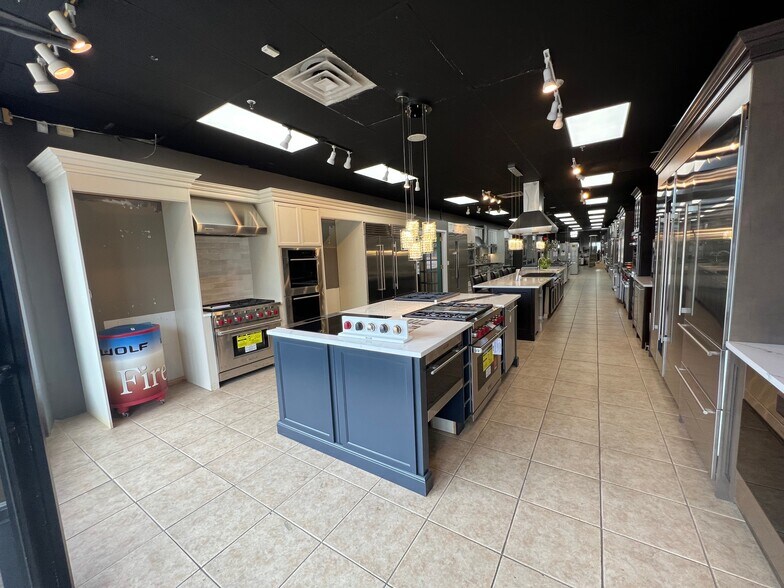 More Photos Of 237-247 Tarrytown Rd, White Plains Storefront For Lease