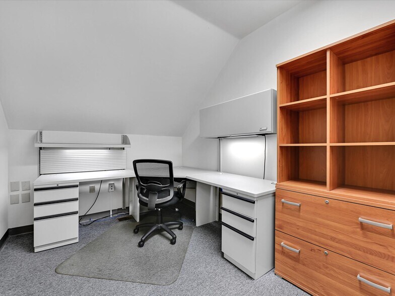 More Photos Of 120 Commons Ct, Chadds Ford Office For Lease