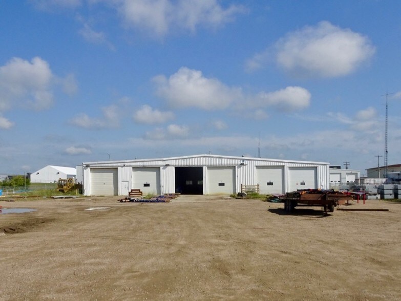More Photos Of 4604 62nd Ave, Lloydminster Warehouse For Lease