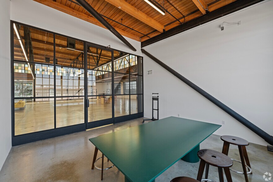 More Photos Of 1451 E 4th St, Los Angeles Office For Lease