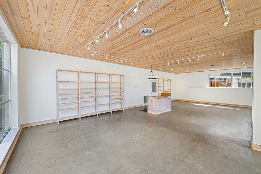 More Photos Of 509 S 1st St, La Conner General Retail For Sale