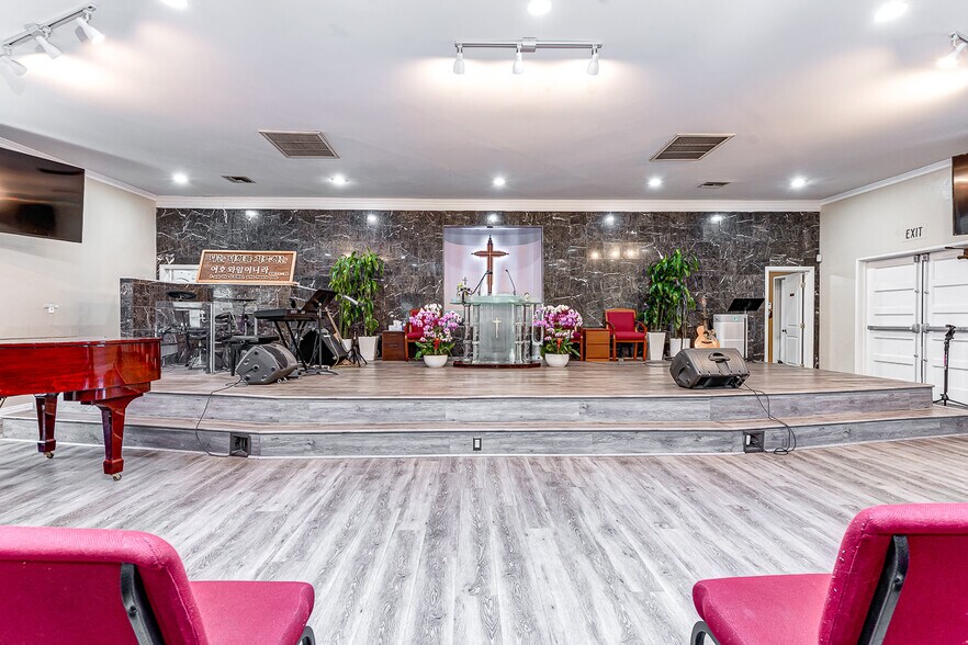 More Photos Of 600 S Towne Ave, Pomona Religious Facility For Sale