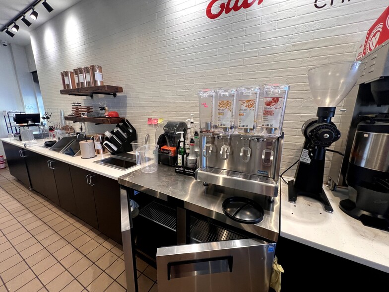 More Photos Of 11565 Theatre Dr, Champlin Unknown For Lease