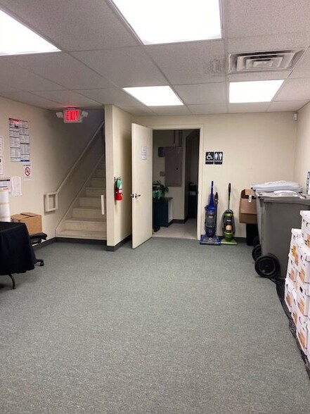 More Photos Of 3006 Highland Ave, Shreveport General Retail For Lease