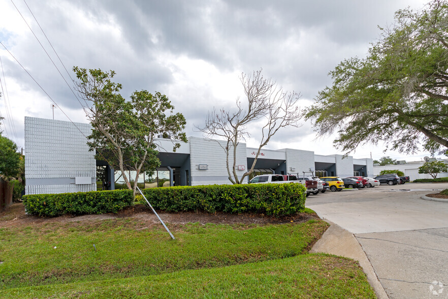 Primary Photo Of 8403-8417 Sunstate St, Tampa Light Manufacturing For Lease