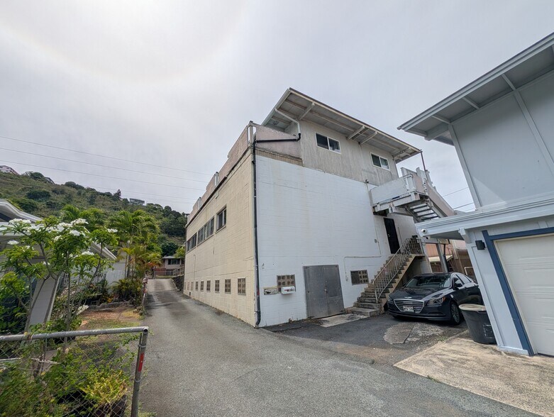 More Photos Of 1638 10th Ave, Honolulu Storefront Retail Office For Sale