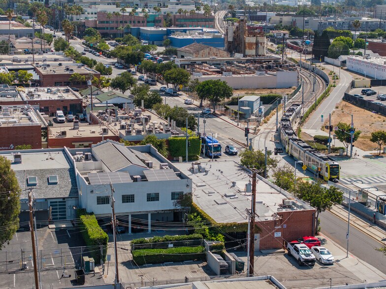 More Photos Of 1556 17th St, Santa Monica Office For Sale