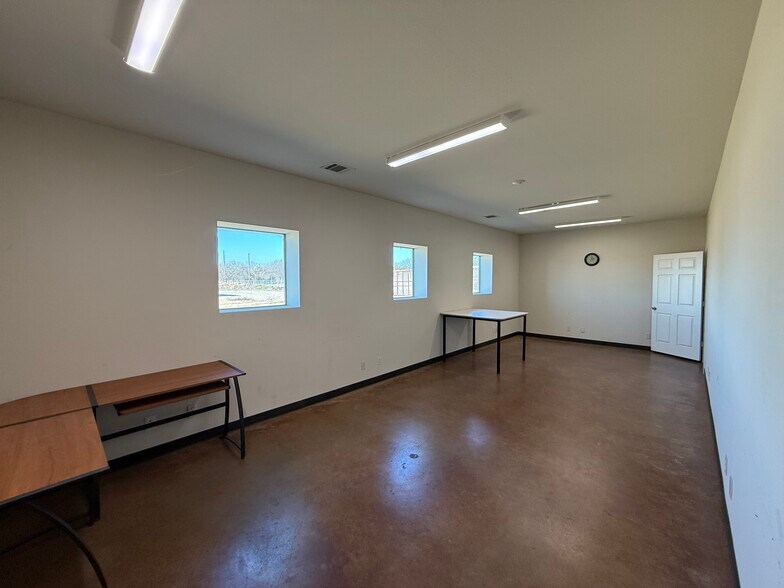 More Photos Of 4544 Maxey Rd, Alvarado Service For Lease