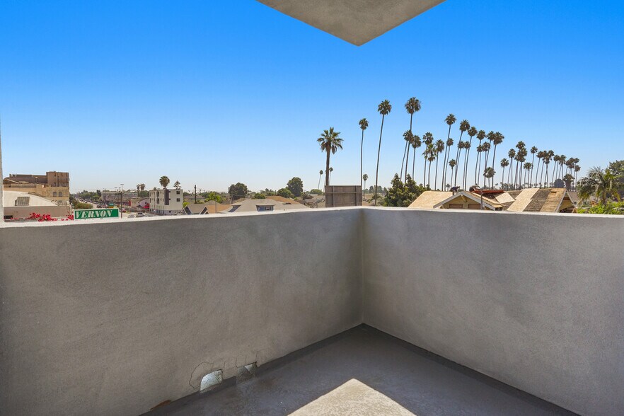 More Photos Of 443 E Vernon Ave, Los Angeles Apartments For Sale