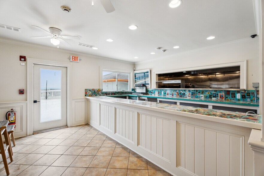More Photos Of 363 Beach rd, Hampton Bays Restaurant For Sale
