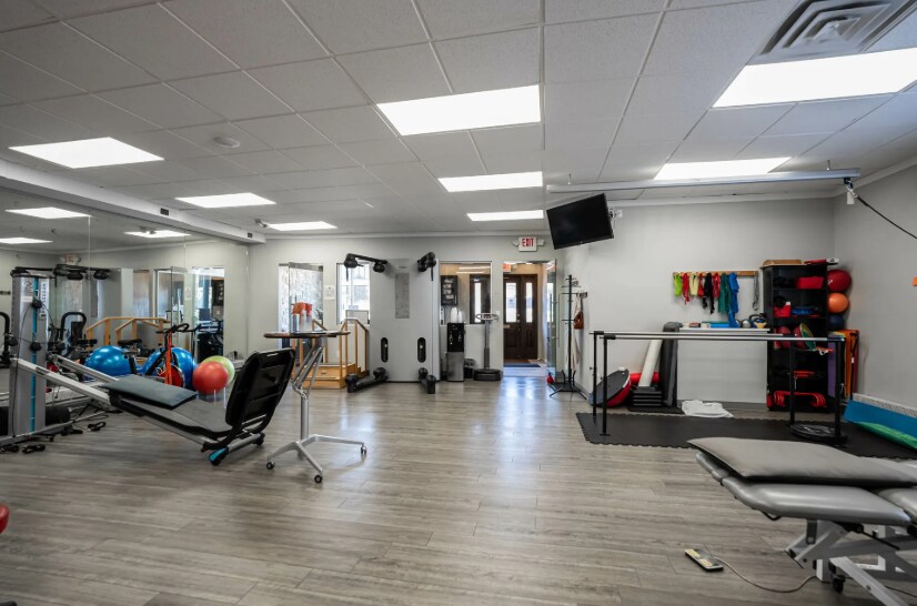 More Photos Of 51-53 W Long Lake Rd, Bloomfield Hills Office For Sale