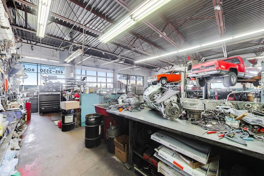 More Photos Of 325 W Roosevelt Rd, Villa Park Auto Repair For Sale