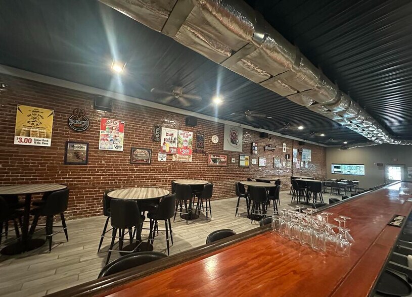 More Photos Of 504 Main St, Varna Restaurant For Sale