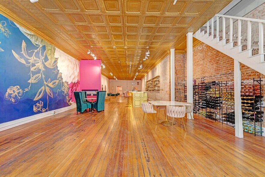 More Photos Of 122 W Main St, Florence Storefront For Sale