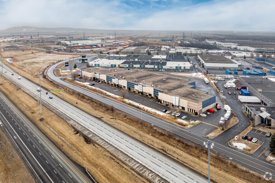 More Photos Of 1490 Rue Nobel, Boucherville Warehouse For Lease