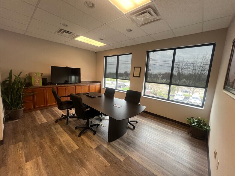 More Photos Of 510-520 Graves Ave, Erlanger Office For Lease