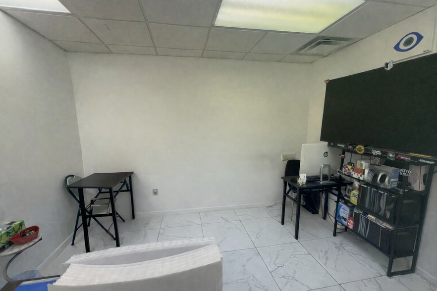 More Photos Of 8237 164th St, Jamaica Storefront For Lease