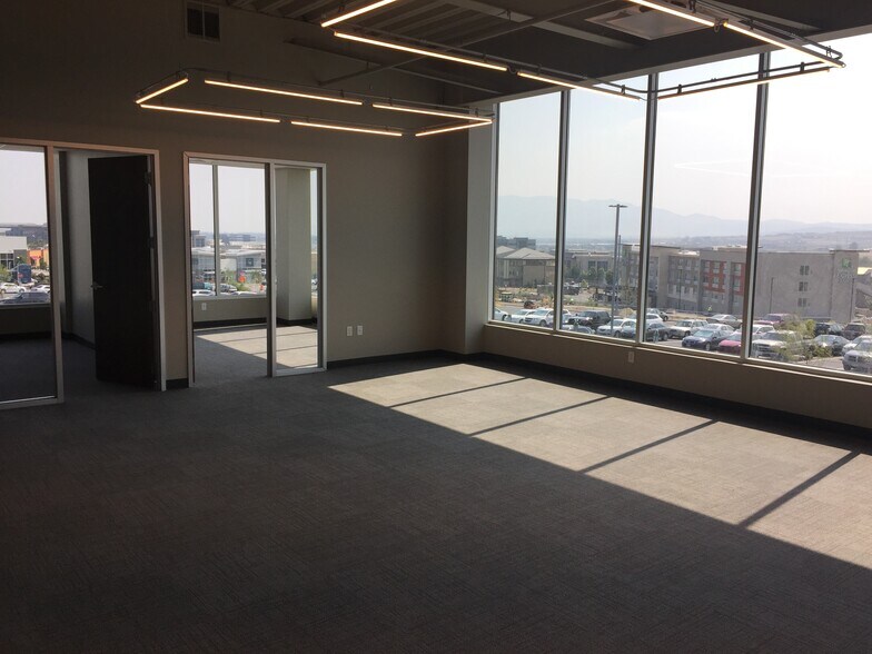 More Photos Of 2901 W Bluegrass Blvd, Lehi Office For Lease